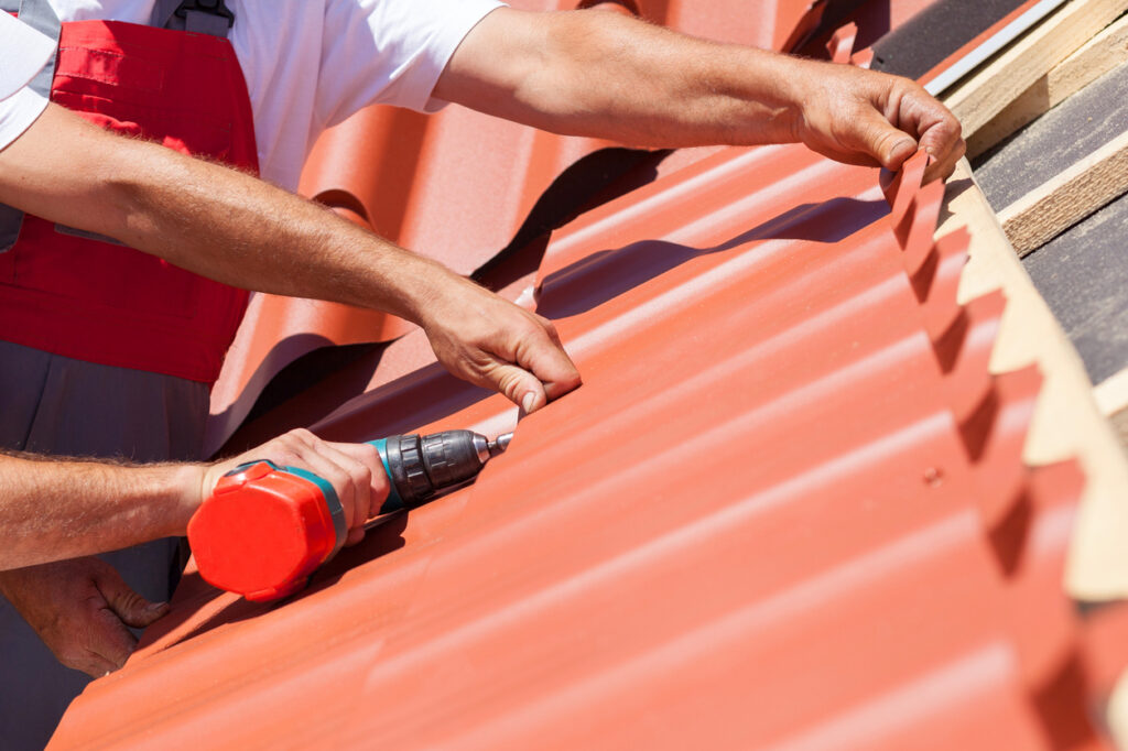 Metal Roofs Vs. Asphalt Shingles | Roofing Norwalk | Darien